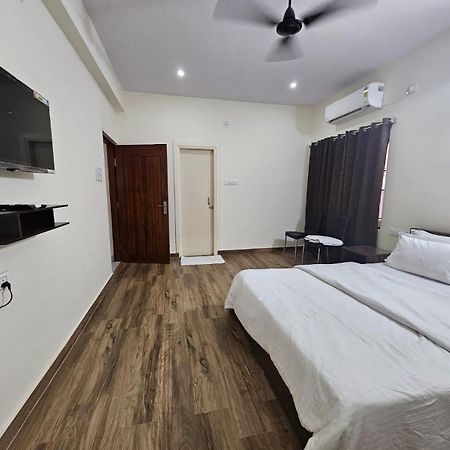 Bed and Breakfast The Nest à Bhubaneswar Extérieur photo