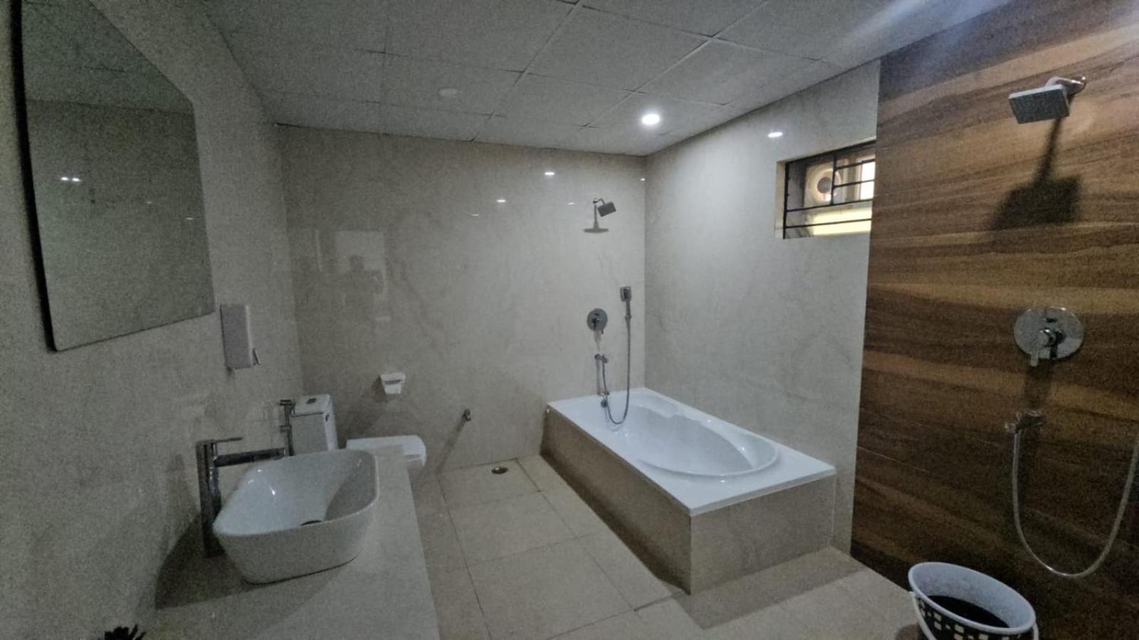 Bed and Breakfast The Nest à Bhubaneswar Extérieur photo